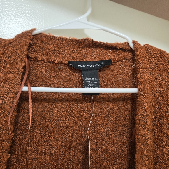 Sweater - Picture 5 of 6